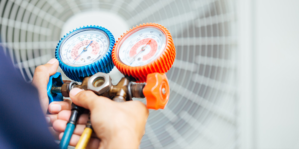 HVAC gauges and tech